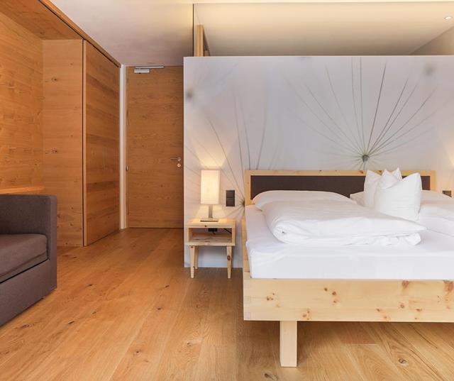 Room Garden with Double Bed and Bed Couch