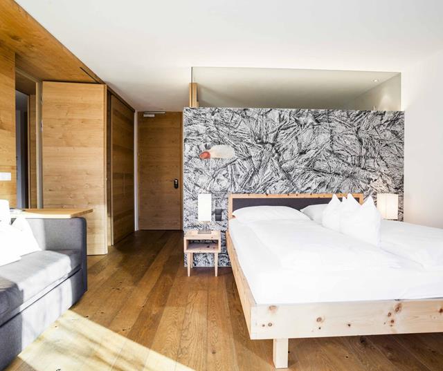 Room Treehouse with Double Bed and Bed Couch