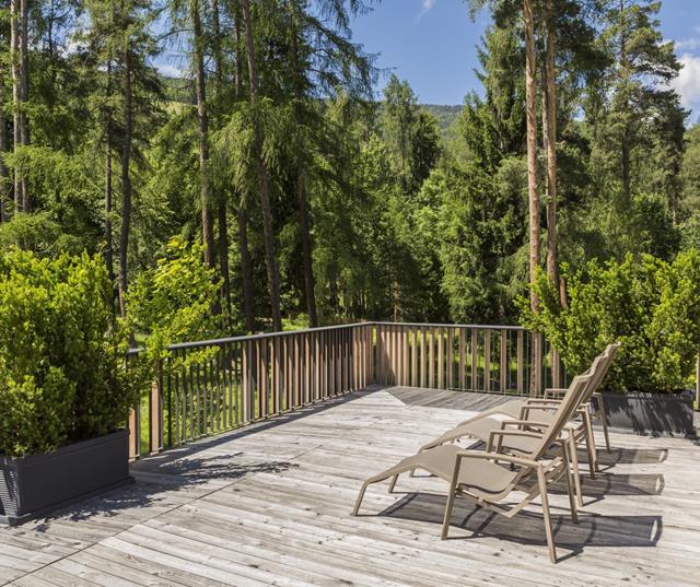 Sonnendurchflutete Rooftop-Terrasse